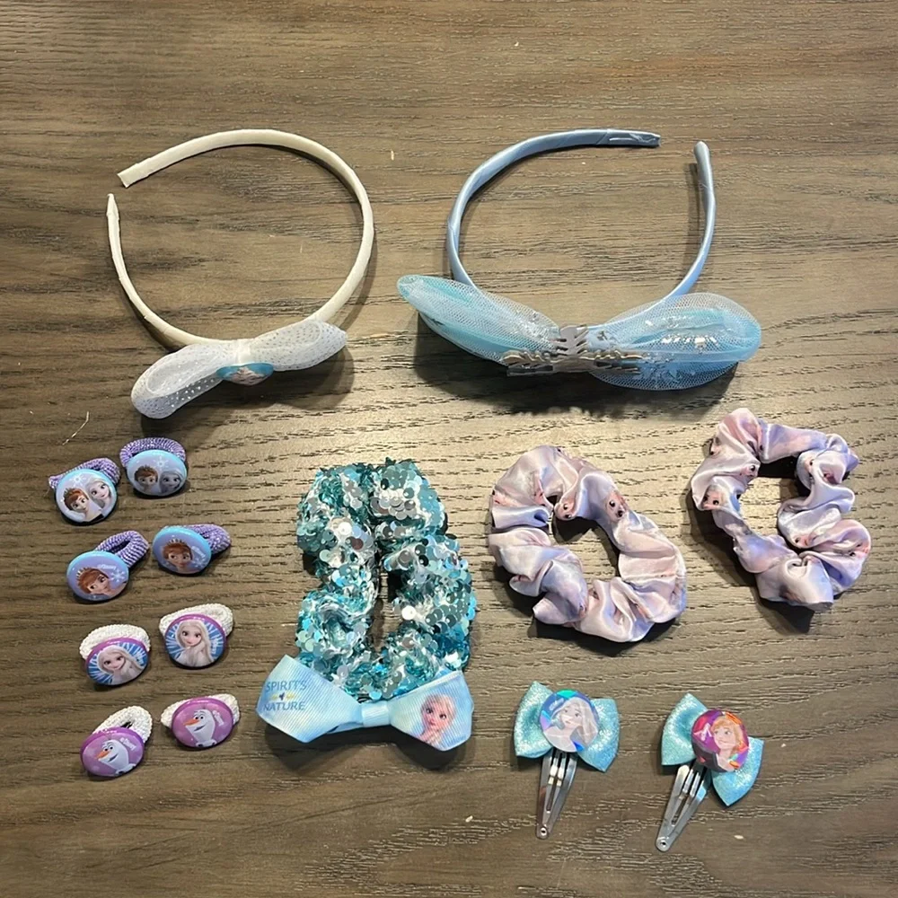 Disney’s Frozen Girl’s Hair Accessories with Cosmetic Bag
